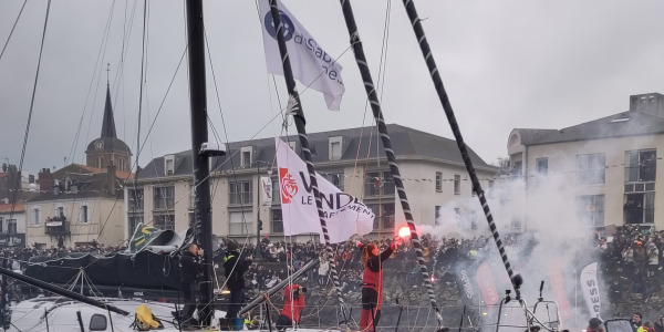 Arrivée de Violette Dorange au Vendée Globe